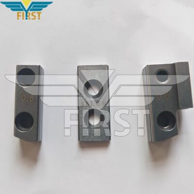 75 Chiếc máy đẩy đầu móng và bộ lưỡi cho máy móng đeo móng với đẩy bên trái / bên phải và cấp điều khiển