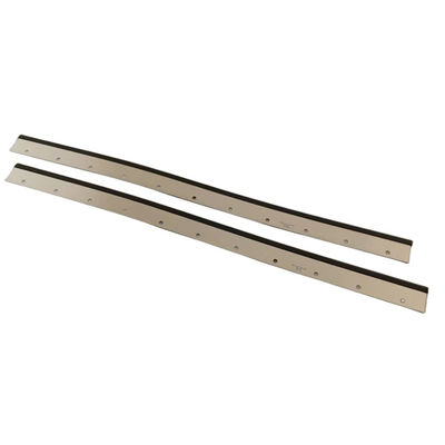 Lưỡi rửa màu bạc cho máy in Roland có 11 lỗ và kích thước 1100x65x0,5mm