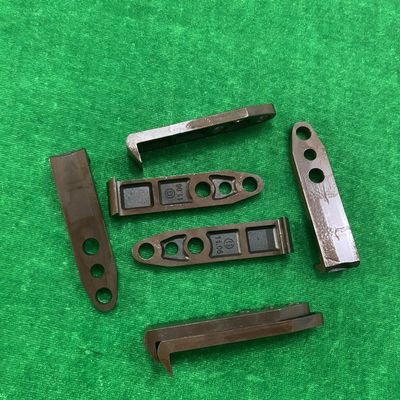 Kẹp thép màu nâu 70mm X 16 X 5 mm để in offset lỗ giữa 6 mm HD