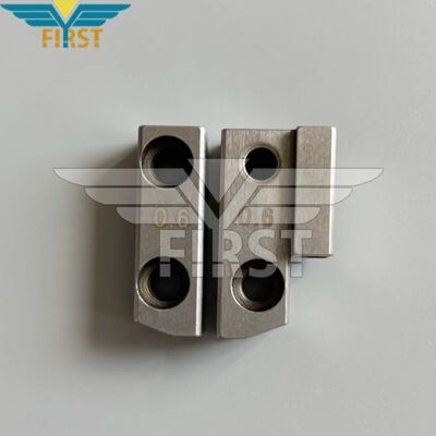75 Chiếc máy đẩy đầu móng và bộ lưỡi cho máy móng đeo móng với đẩy bên trái / bên phải và cấp điều khiển